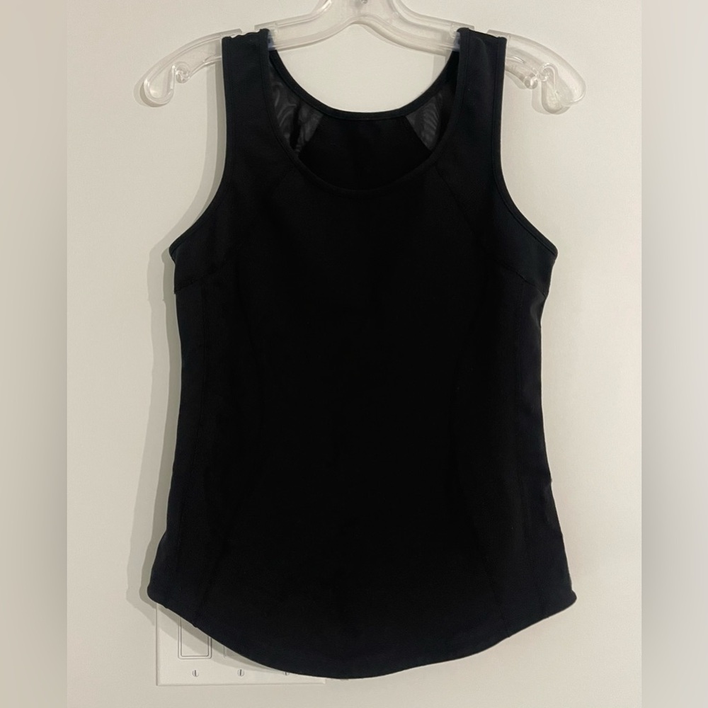 Lululemon 🇨🇦 Black Yoga Workout Tank with Mesh on back shoulders Sz 8